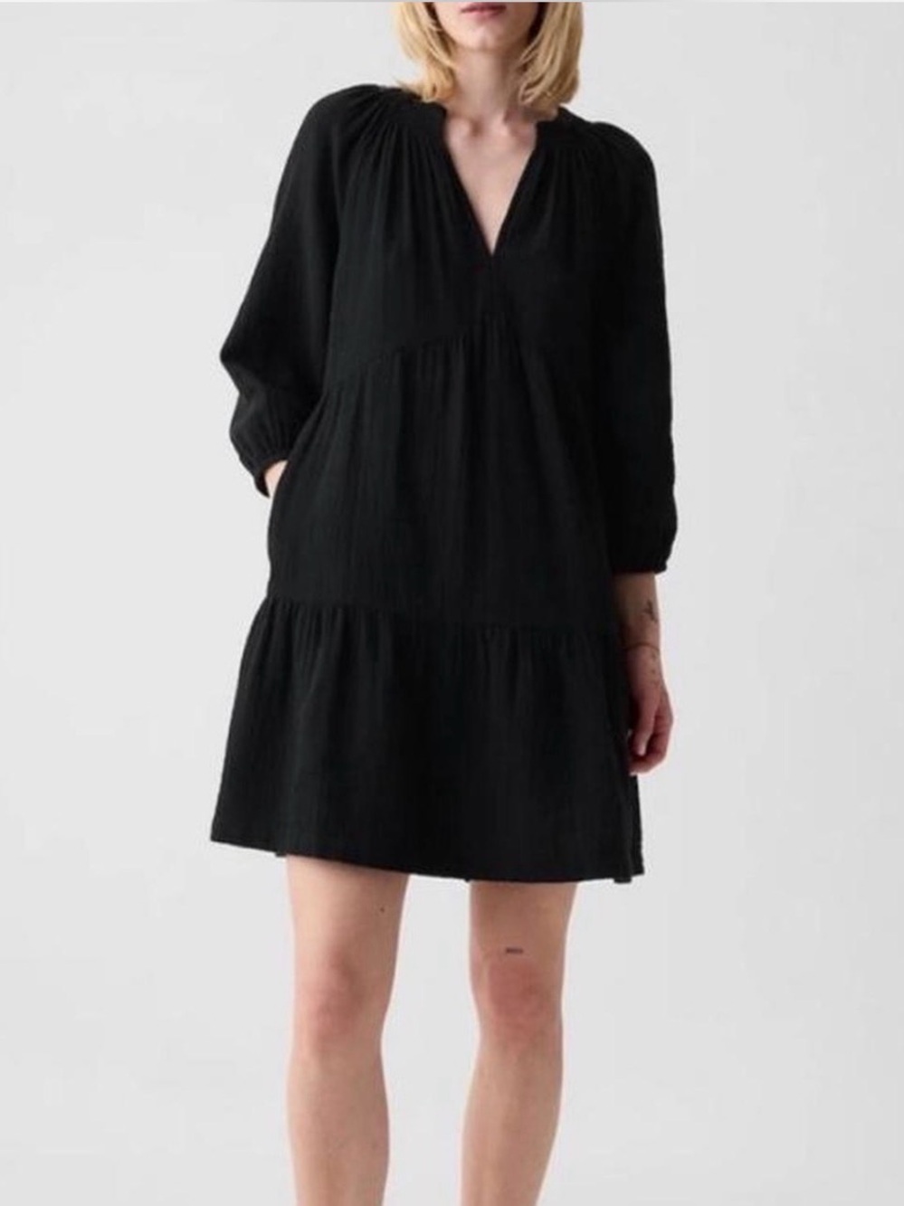 Gap Black Tiered V-Neck quarter-length Sleeve Dress